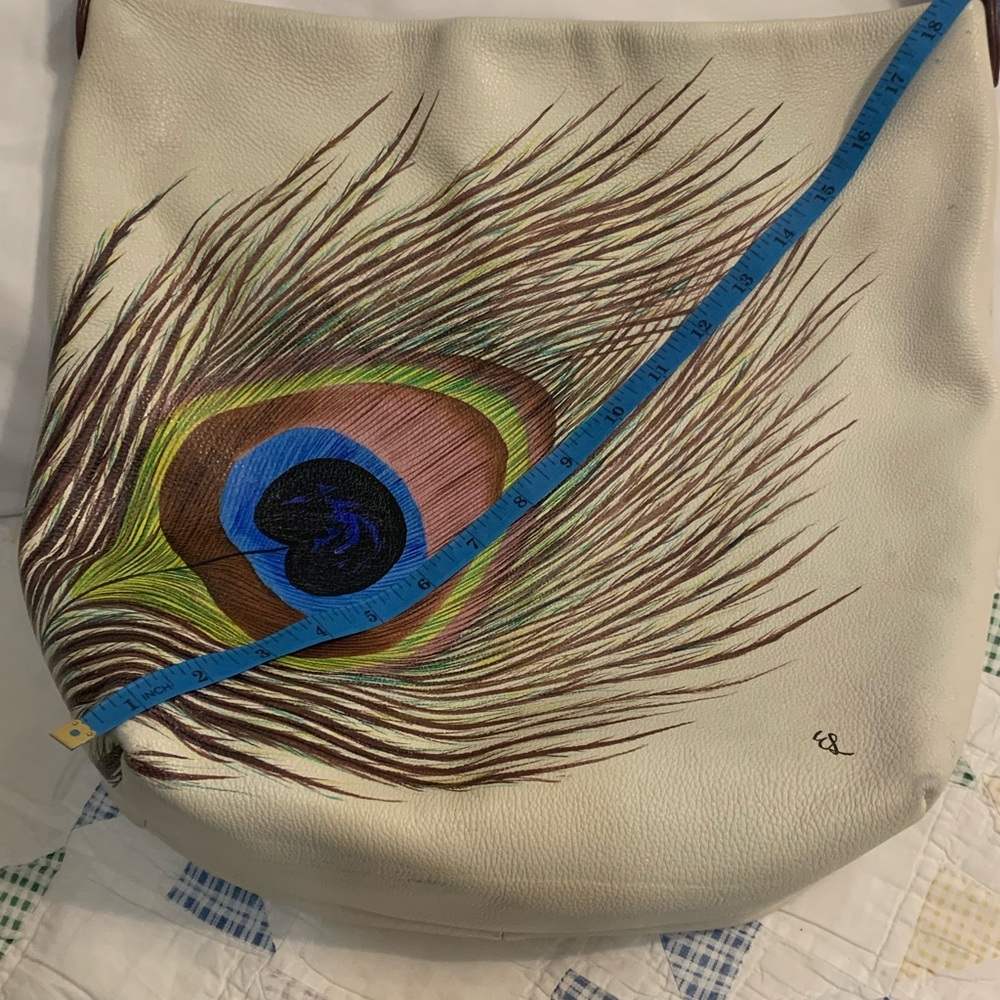 Very Rare Find! Elliott Lucca Peacock Feather Design Cream Bag.  Arm Candy! - Picture 8 of 17
